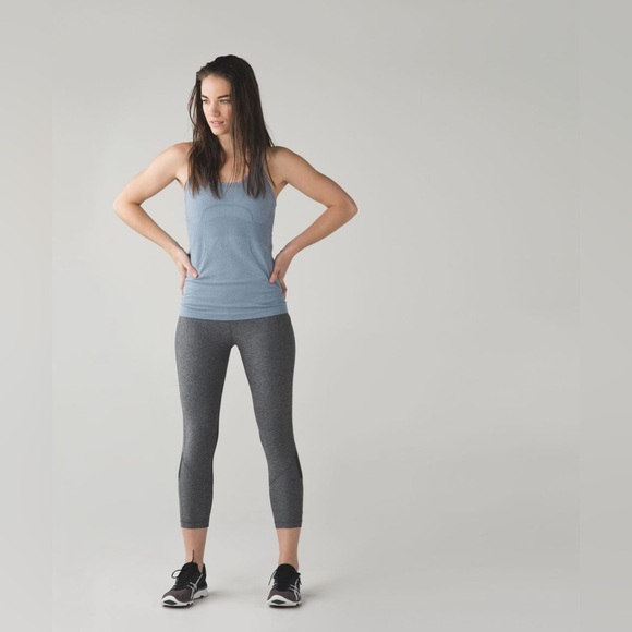 Lululemon Swiftly Tech Racerback Tank Top Heathered Blue Denim Size 4 - Picture 2 of 9